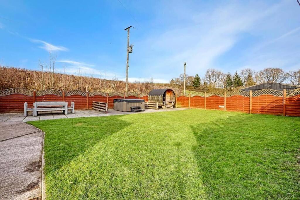 Holiday home Upper Caerfaelog *